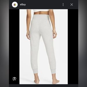 Nike yoga flow 7/8 pants